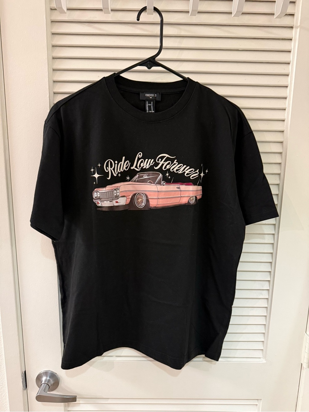 Forever 21 Men’s “Ride Low Forever” Graphic Tee MEDIUM